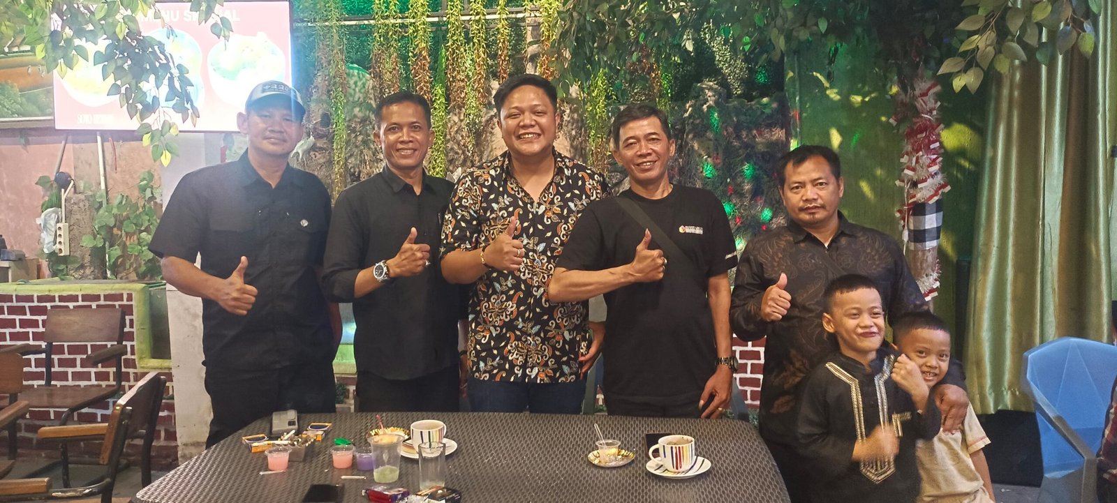 sweet seventeen putri waketum gann berlangsung hangat. - thewasesanews.com
