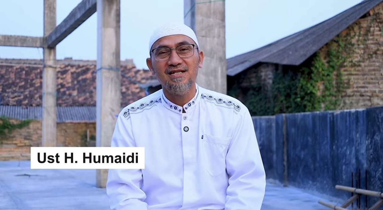 kapolda banten beri hadiah umroh pengurus masjid. - thewasesanews.com
