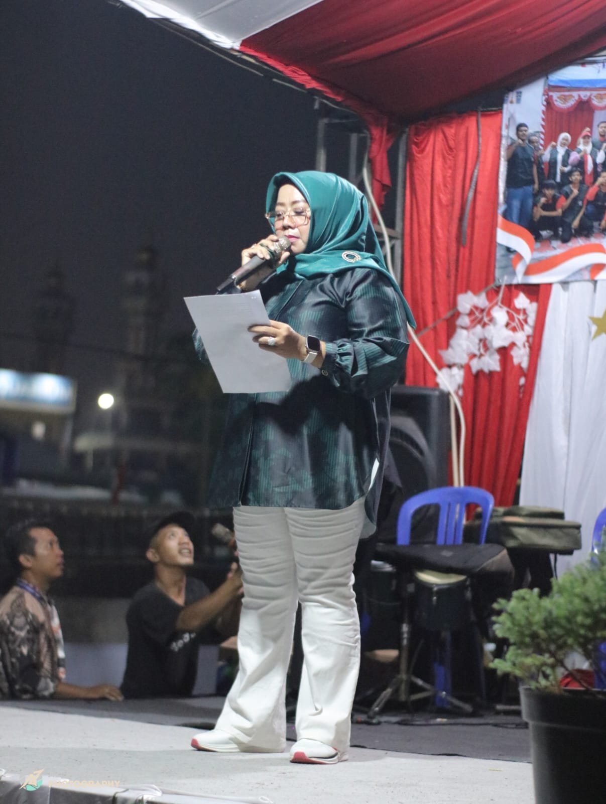malam puncak hut ri buaran indah. - thewasesanews.com