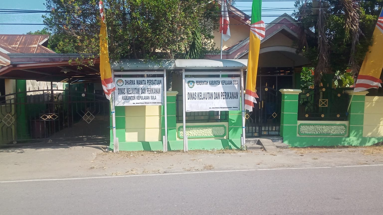 Tim Berusaha Mendatangi Kantor Dinas Kelautan & Perikanan Kabupaten Kepulauan Sula Untuk Klarifikasi & Konfirmasi Tatapi Sudah Tutup. - The wasesanews.com