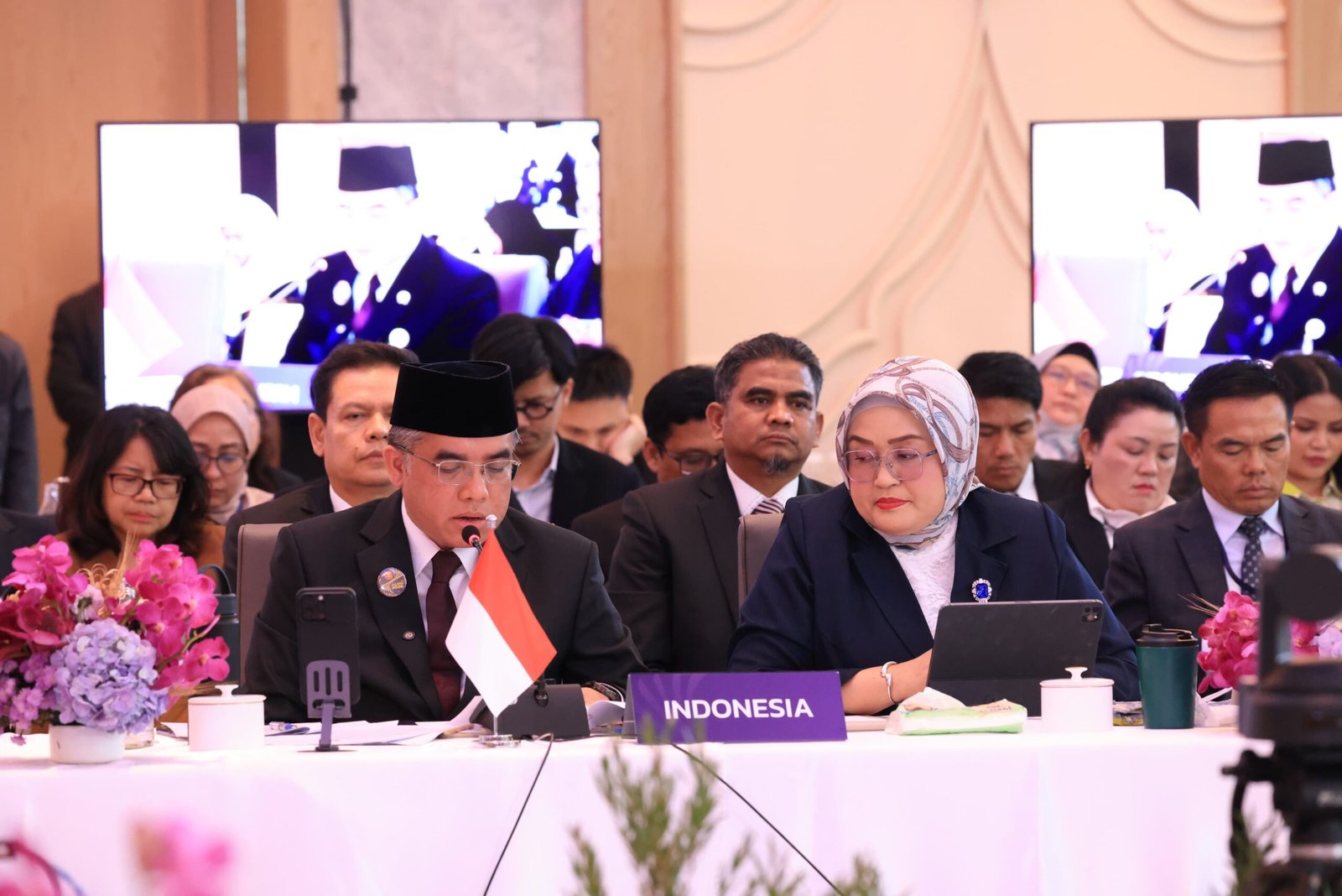 menaker tegaskan kerangka ketenagakerjaan asean. - thewasesanews.com