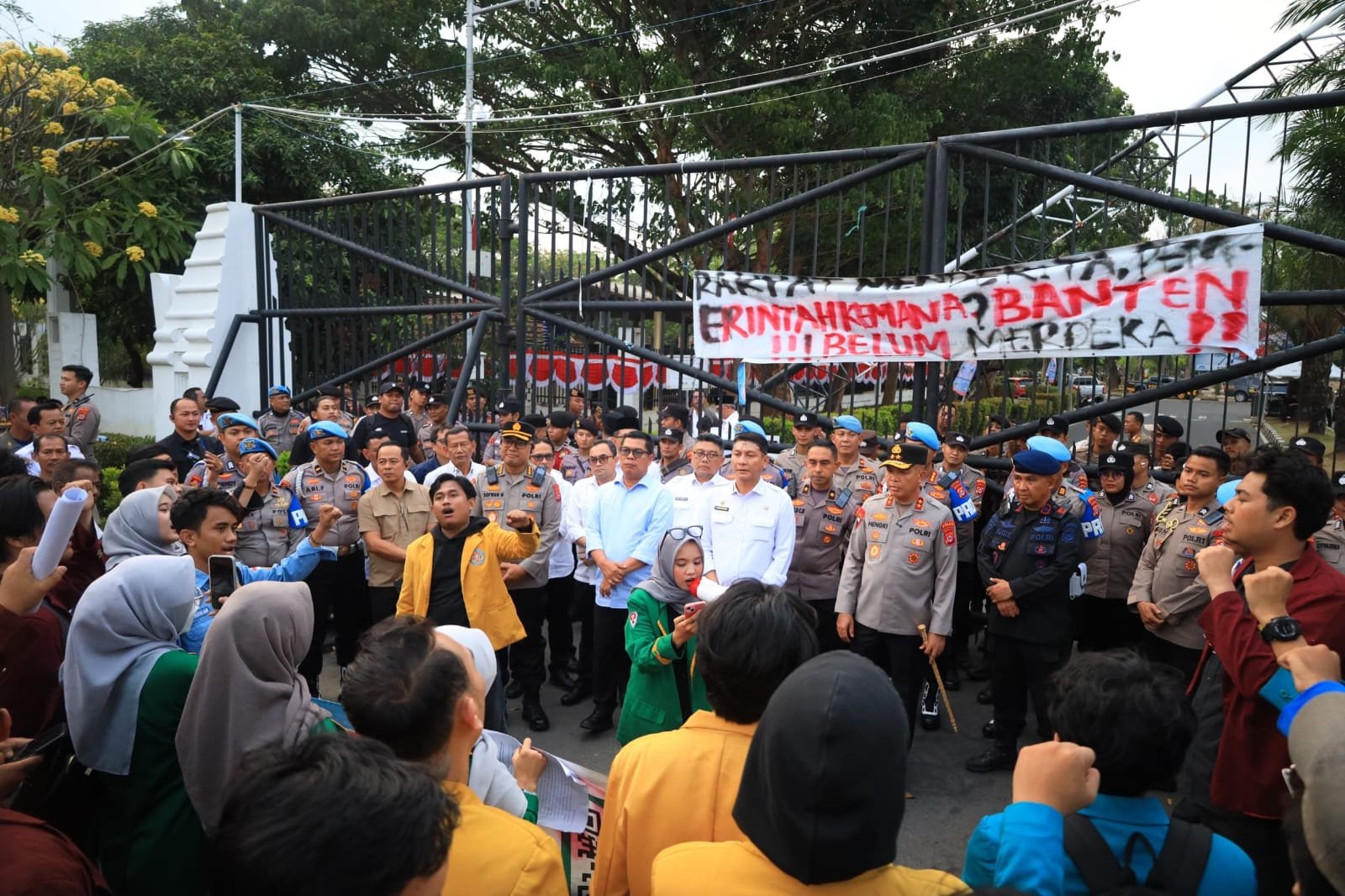 kapolda banten terima aspirasi bem. - thewasesanews.com