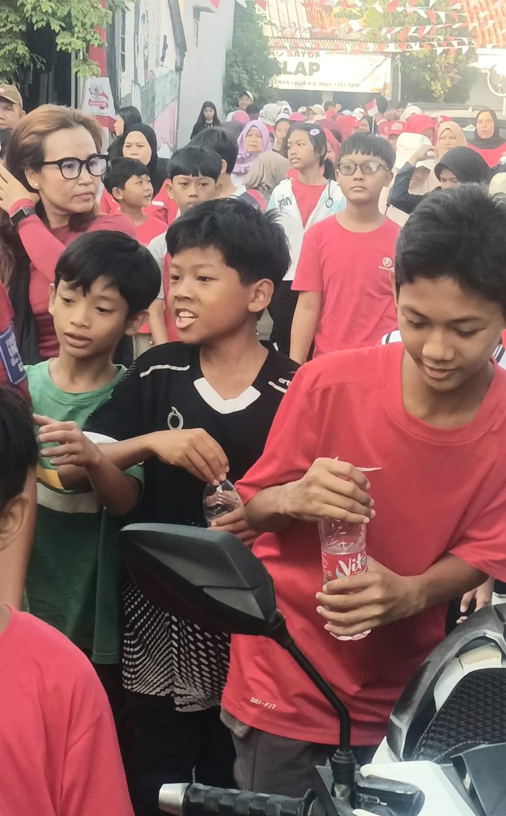 pesta rakyat paguyuban rw 01 cinere meriah. - thewasesanews.com