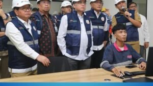 menaker yassierli diskon iuran jkk jkm pekerja persampahan. - thewasesanews.com