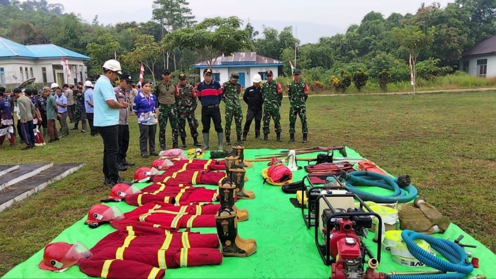 satgas pamtas yonarmed 13 gelar apel siaga karhutla sintang. - thewasesanews.com