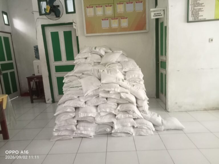 beras bulog desa fogi belum tersalurkan. - thewasesanews.com