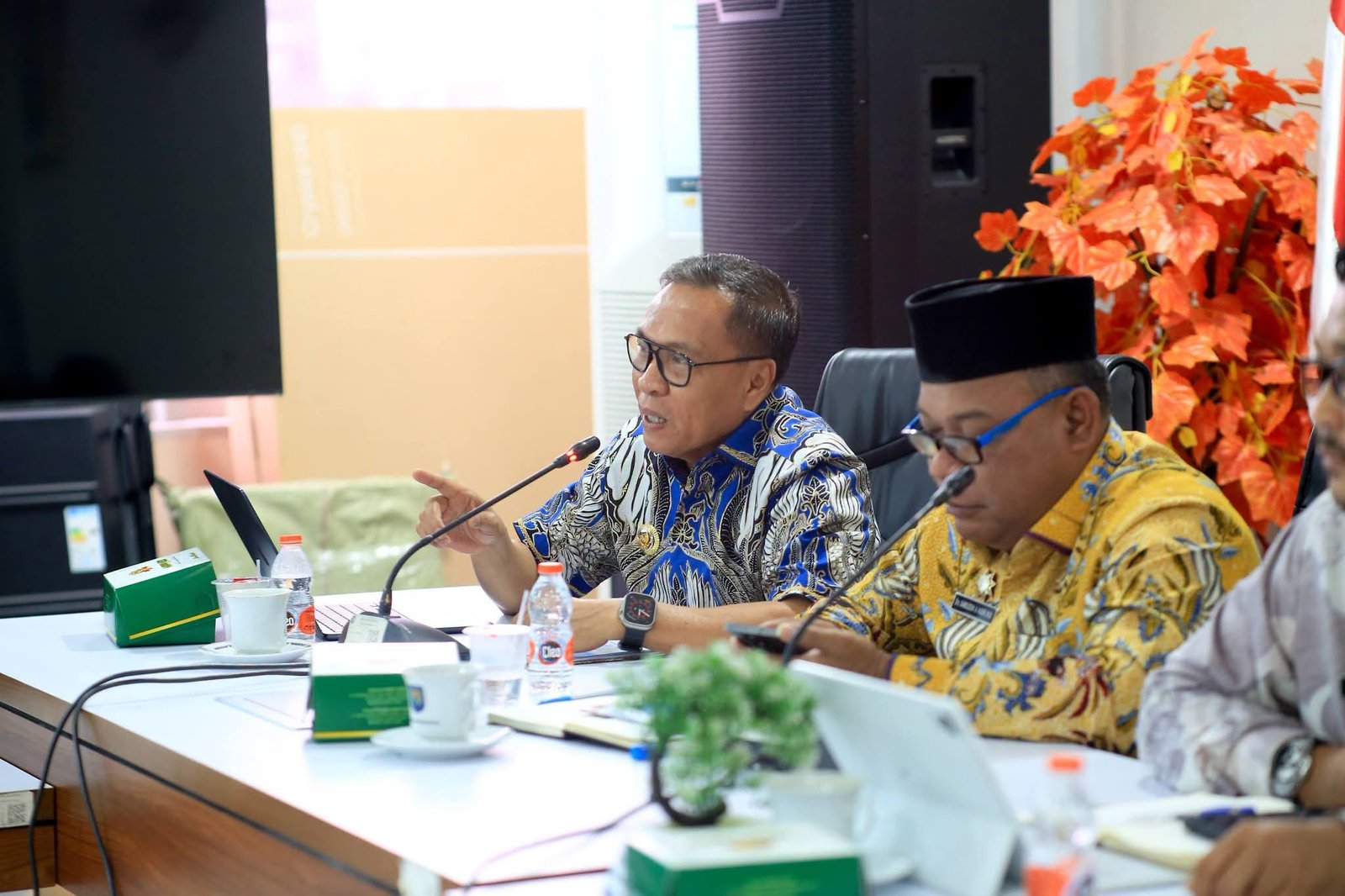 bupati ikram kawal penegasan batas tiga pulau. - thewasesanews.com