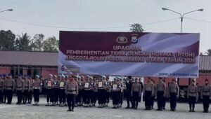 kapolda maluku utara ptdh 21 anggota polri. -thewasesanews.com