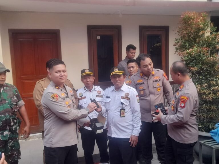 polsek kelapa dua resmikan sekretariat sabuk kamtibmas. - thewasesanews.com