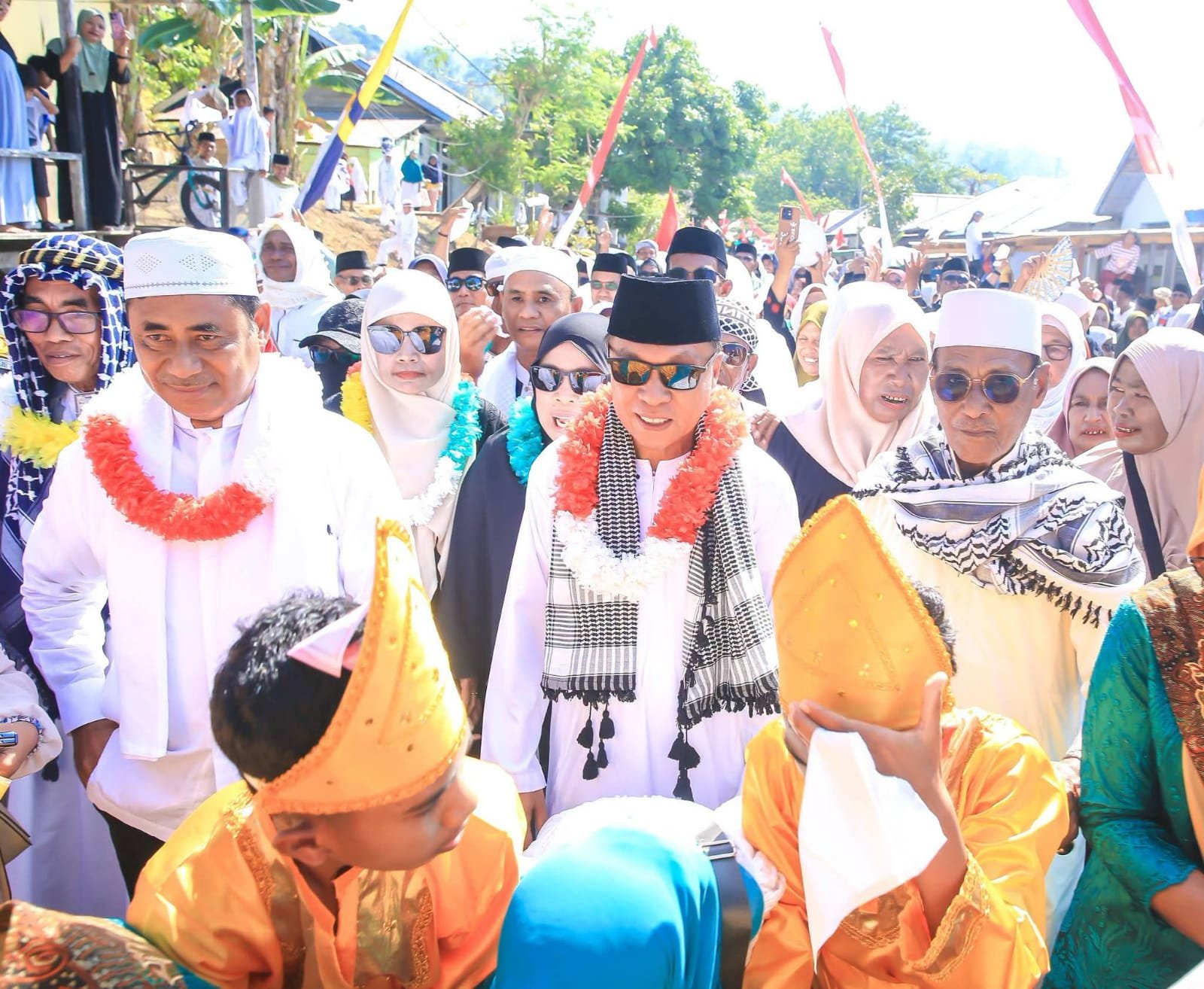 bupati halteng dan bupati haltim hadiri fanten maulid nabi. - thewasesanews.com