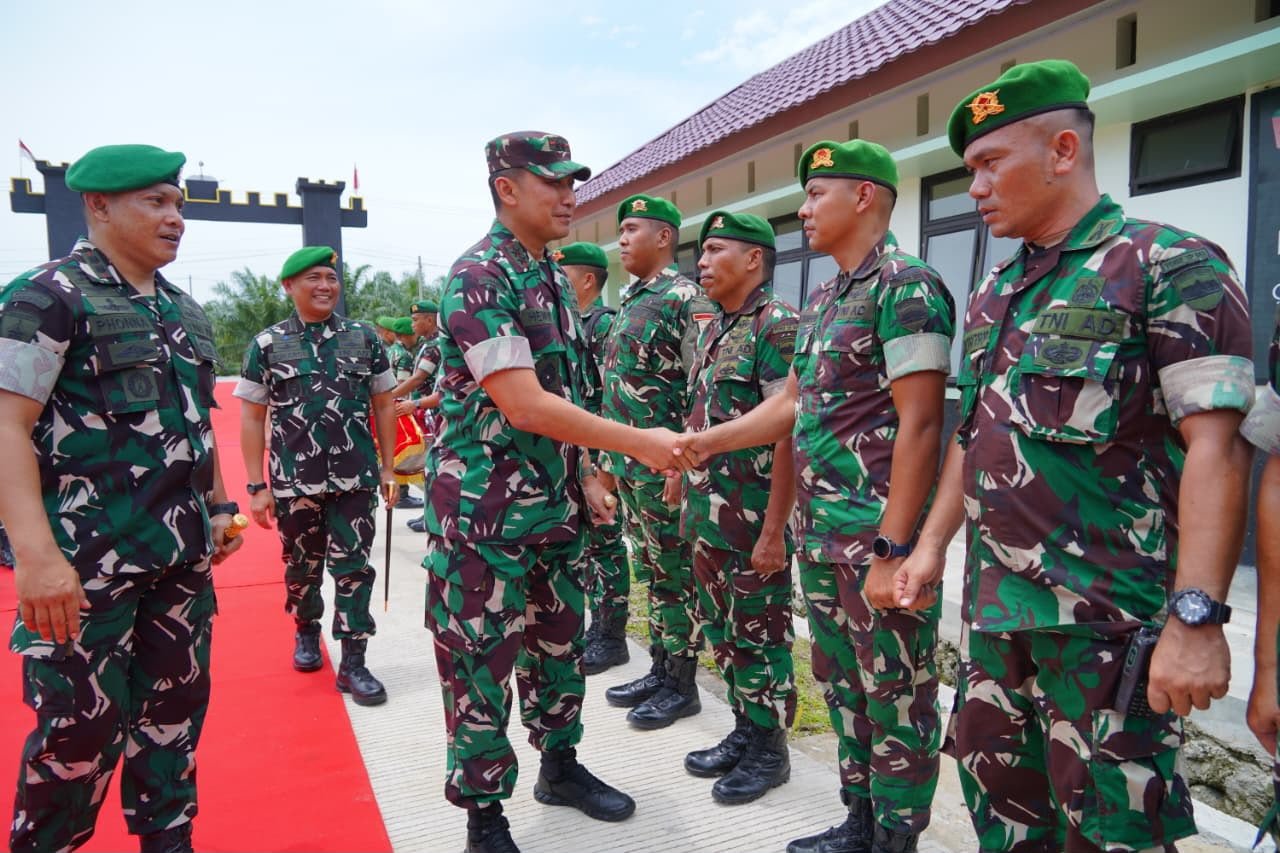 Pangdam I/BB Tinjau Yonif TP 852/ABY. - thewasesanews.com