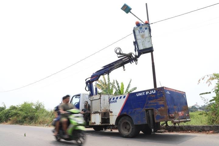 Dishub Kota Tangerang Perbaikan PJU dimaksimalkan seiring rampungnya perbaikan jalan di berbagai wilayah guna tingkatkan keselamatan pengendara. - thewasesanews.com