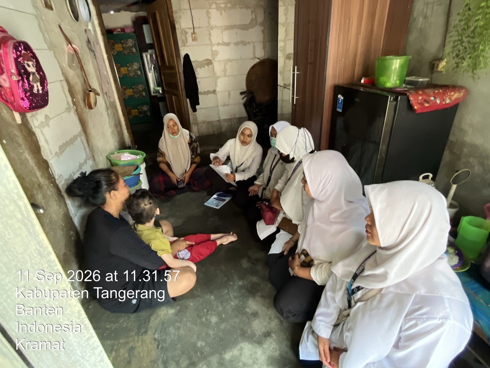 Nakes Puskesmas Sukawali Periksa Pasien Disabilitas Desa Kramat. - thewasesanews.com
