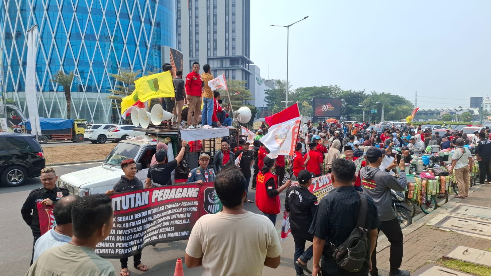 Polsek Kelapa Dua Amankan Unjuk Rasa Ormas MADAS. - thewasesanews.com