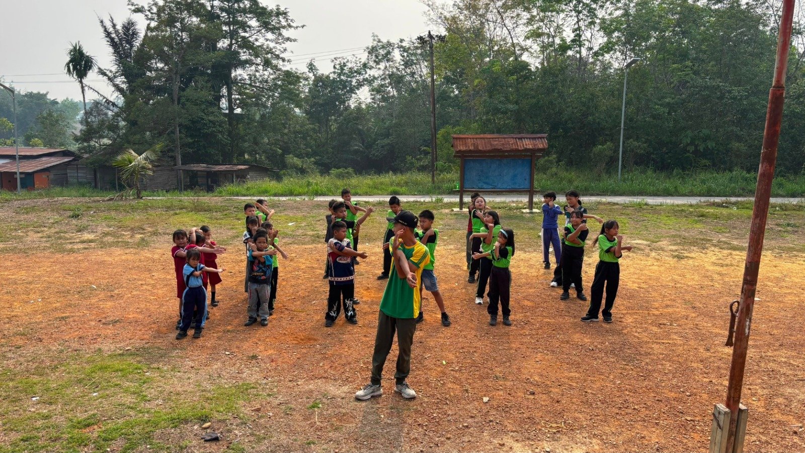 Dukung Pendidikan Perbatasan Satgas Yonarmed 13. - thewasessnews.com