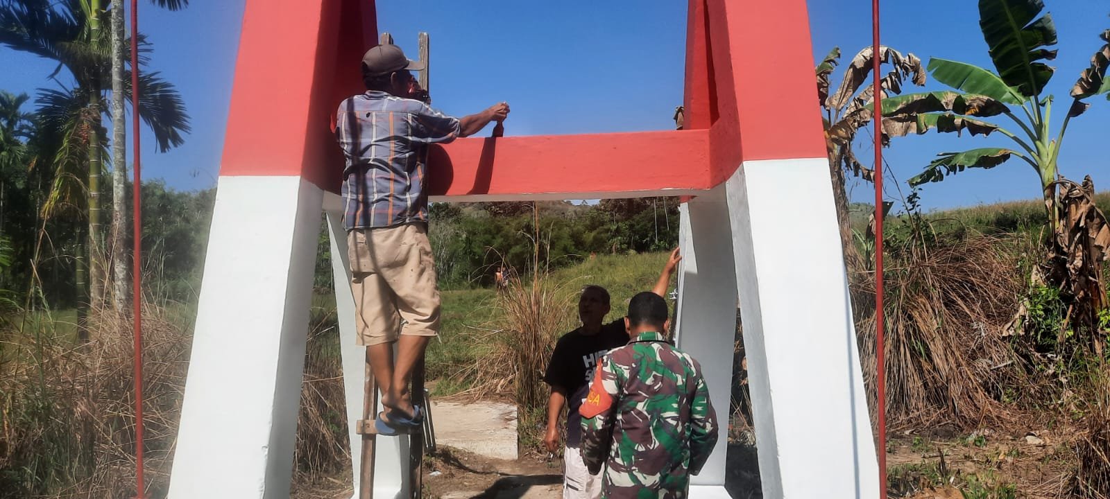 Perbaikan Jembatan Gantung Batangtura. - thewasesanews.com