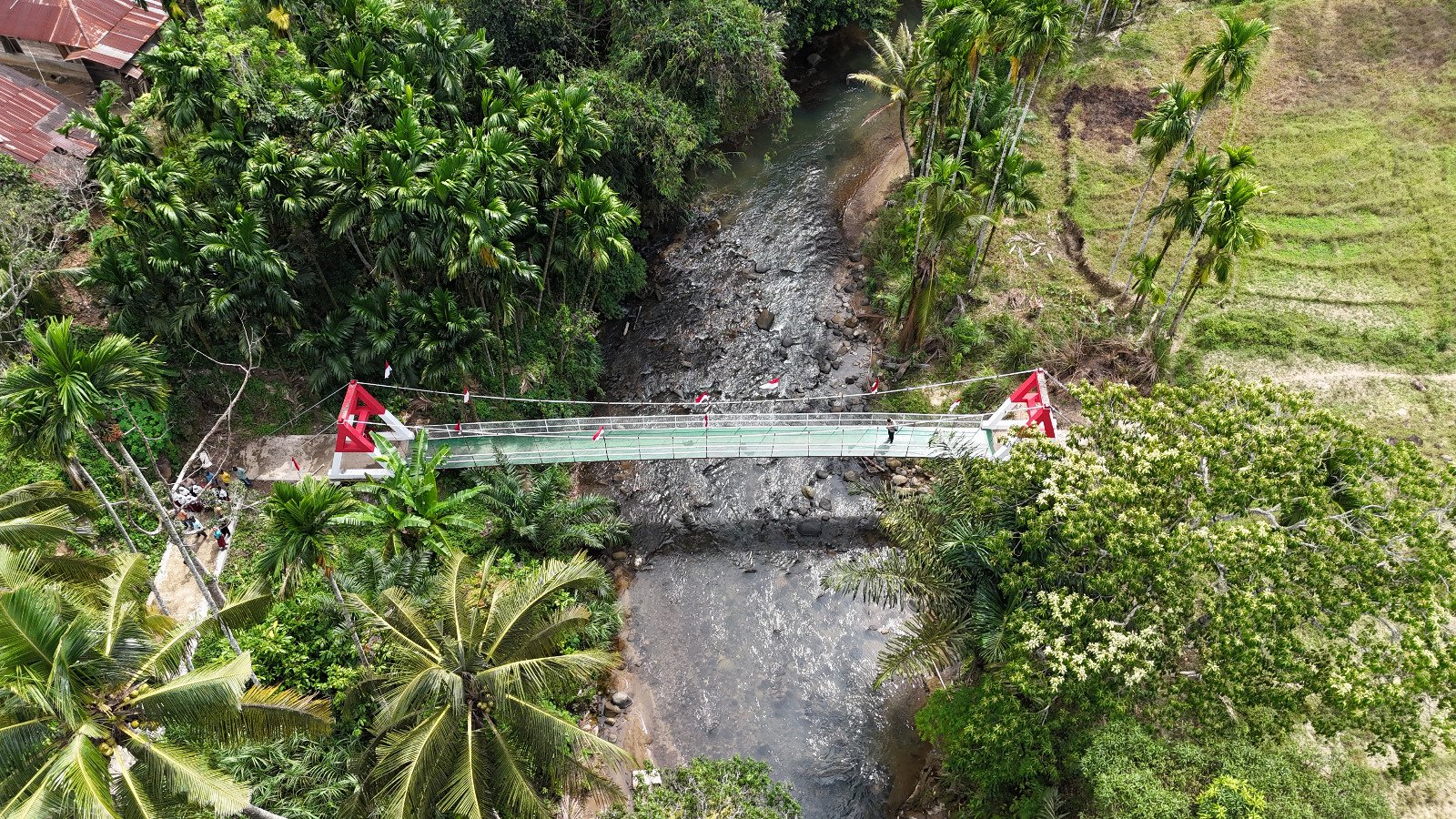 Perbaikan Jembatan Gantung Batangtura. - thewasesanews.com