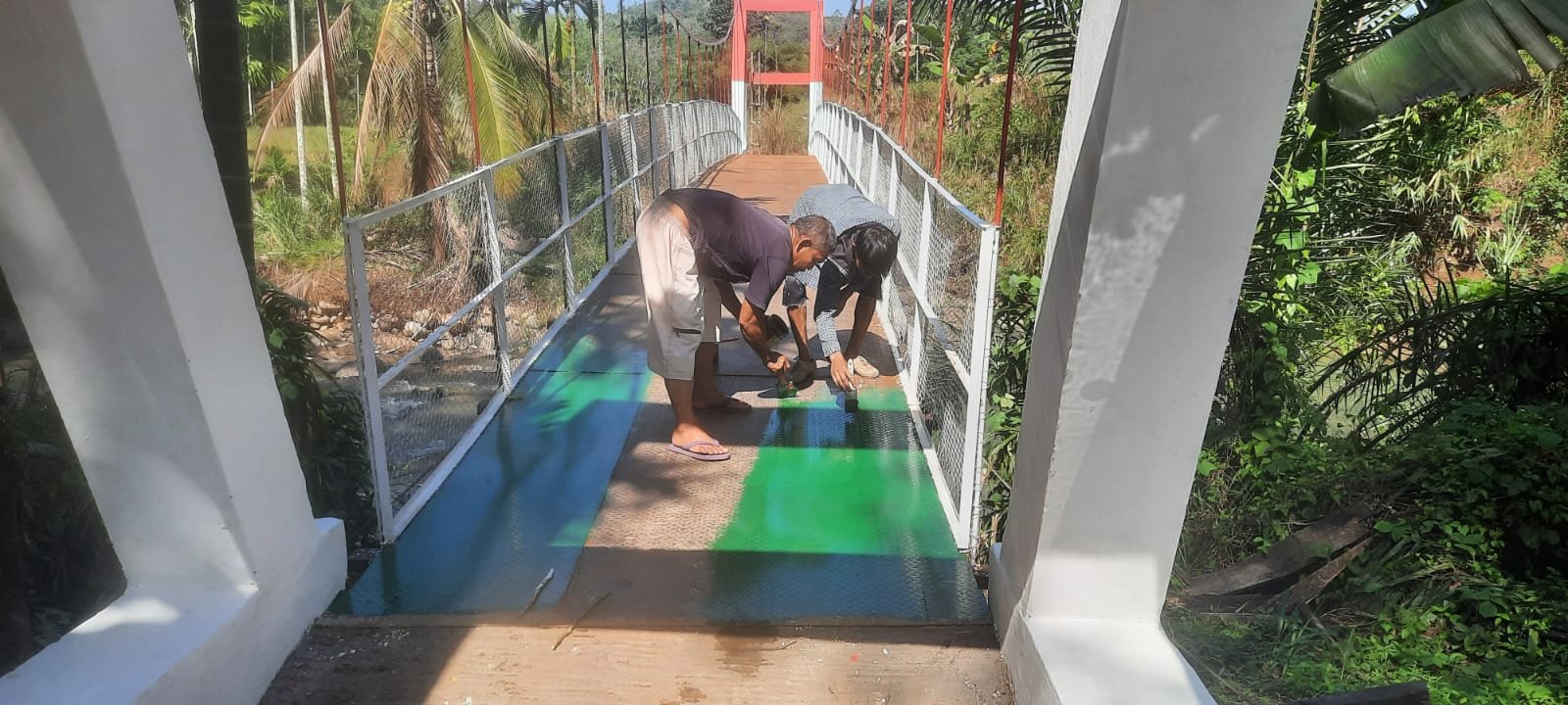 Perbaikan Jembatan Gantung Batangtura. - thewasesanews.com