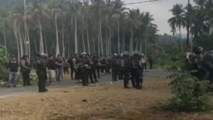 Penangkapan Warga Desa Banemo. - thewasesanews.com