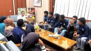 Bupati Ikram Malan Sangadji Dialog SMKN 7 Halteng. - thewasesanews.com