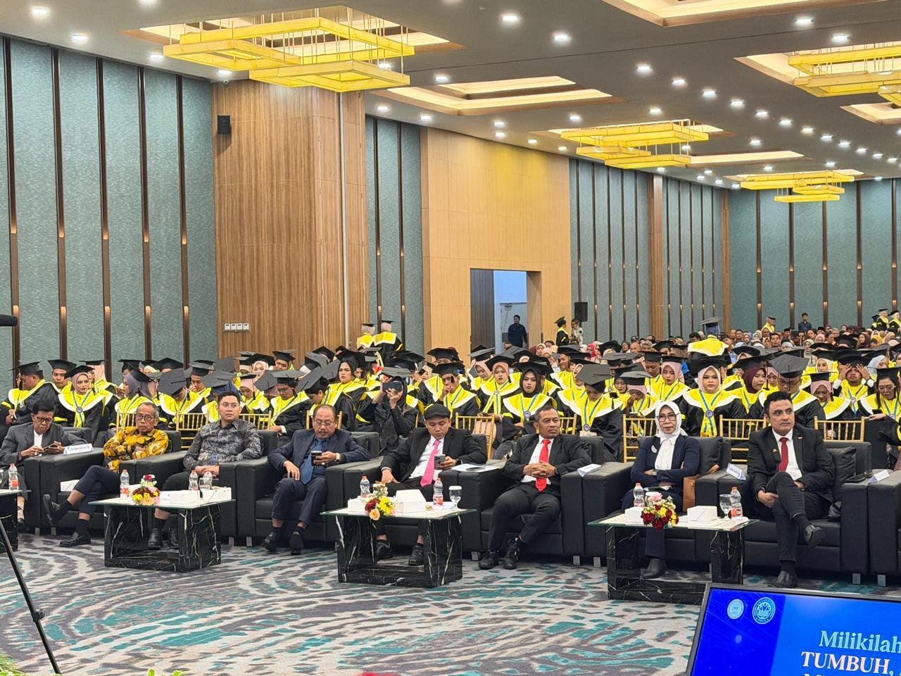 Reorientasi Peran Sarjana. - thewasesanews.com