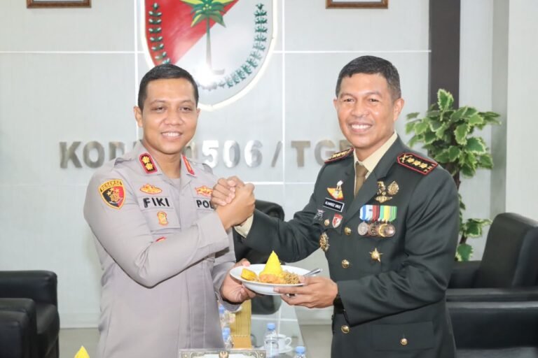 Kejutan HUT TNI ke-81 Polres Metro Tangerang Kota. - thewasesanews.com
