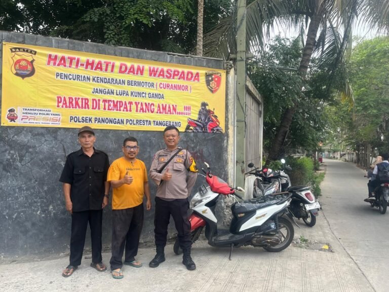 Bhabinkamtibmas Polsek Panongan Pasang Banner Imbauan. - thewasesanews.com