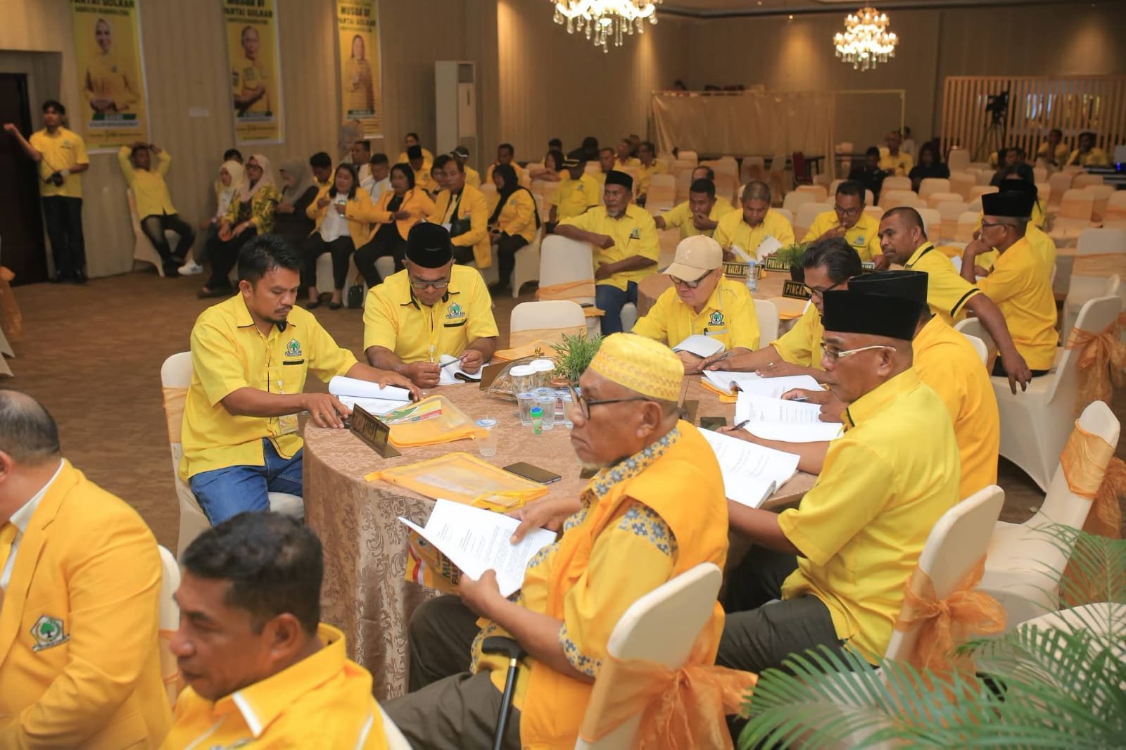 Ikram Malan Sangadji Buka Musda VI Golkar Halut. - thewasesanews.com