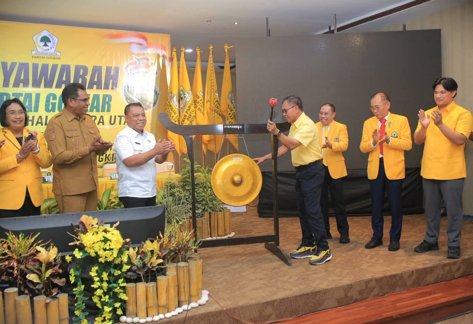 Ikram Malan Sangadji Buka Musda VI Golkar Halut. - thewasesanews.com