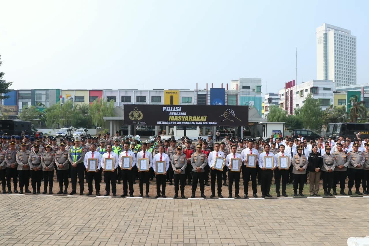 12 Personel Polres Metro Tangerang Kota Terima Penghargaan Kapolda. - thewasesanews.com