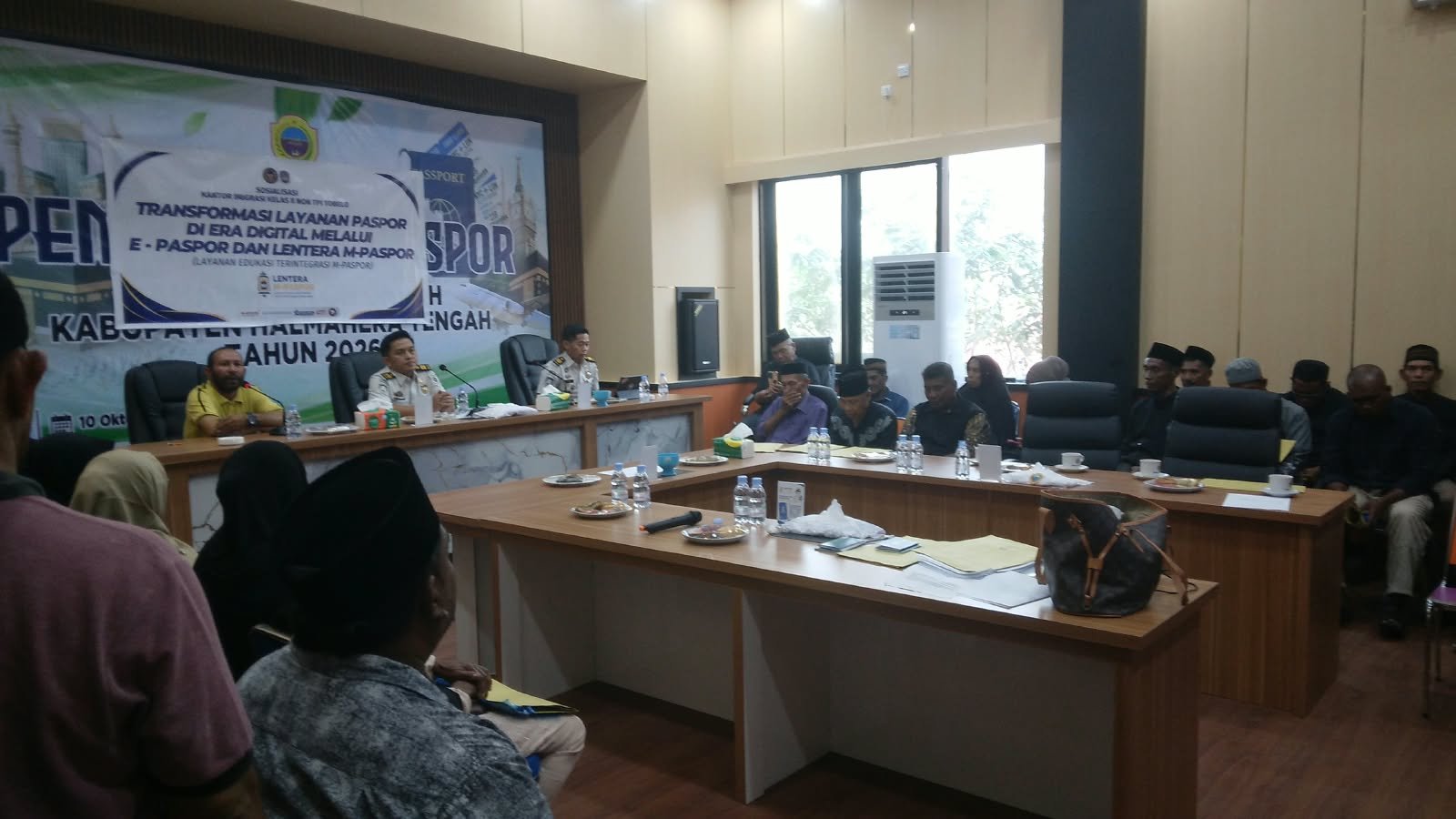 Pemkab Halmahera Tengah Fasilitasi Perekaman Paspor. - thewasesanews.com