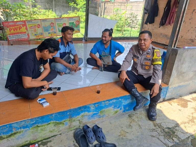 Bhabinkamtibmas Aiptu Suryadi Gelar Sambang Warga. - thewasesanews.com