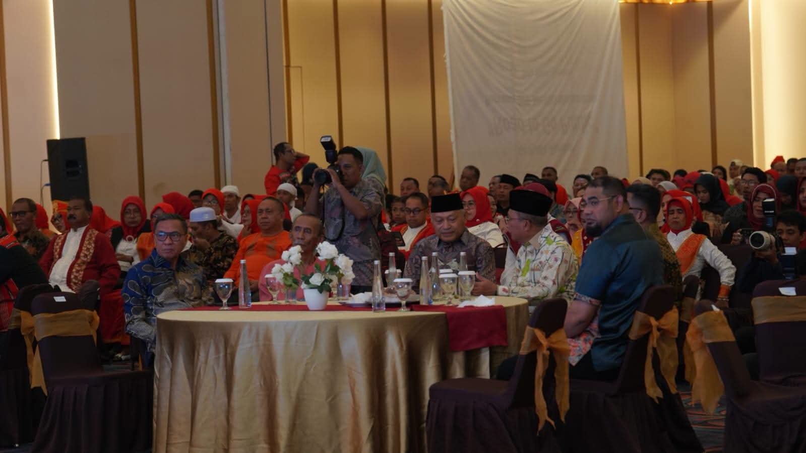 Bupati Ikram Malan Sangadji Hadiri Pelantikan Pengurus IBM Maluku Utara. - thewasesanews.com