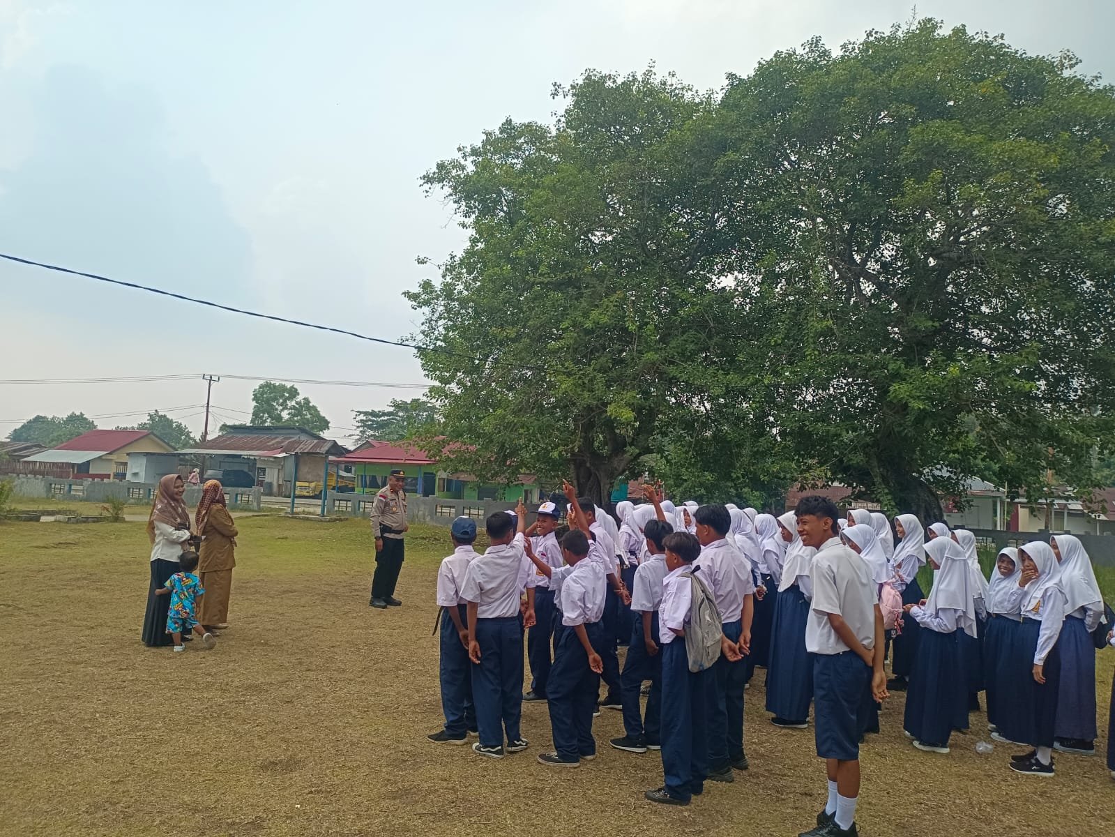 Polsek Patani Gelar Program Peduli Pendidikan. - thewasesanews.com