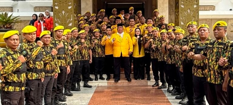 HUT ke-62 Golkar Putri Nabila Damayanti Ziarah TMP Kalibata. - thewasesanews.com