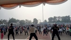 Bupati Ikram Buka Jalan Sehat dan Senam Meriahkan HUT ke-36 Halteng. - thewasesanews.com