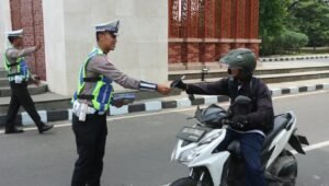 Polresta Tangerang melaksanakan Operasi Patuh Maung 2026 untuk mengimbau masyarakat tertib berlalu lintas
