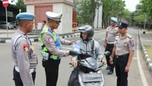 Polresta Tangerang melaksanakan Operasi Patuh Maung 2026 untuk mengimbau masyarakat tertib berlalu lintas