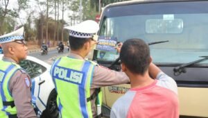 Sosialisasi tertib berlalu lintas oleh Satlantas Polresta Tangerang pada hari kedua Operasi Patuh Maung 2026